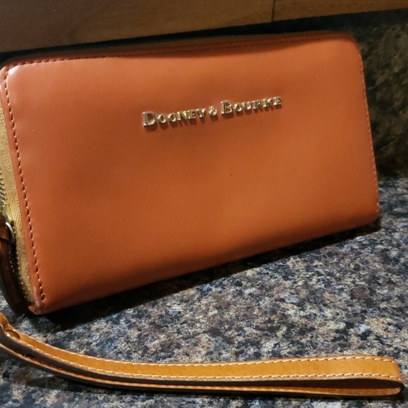 Authentic Dooney & Bourke Wristlet - Picture 1 of 5